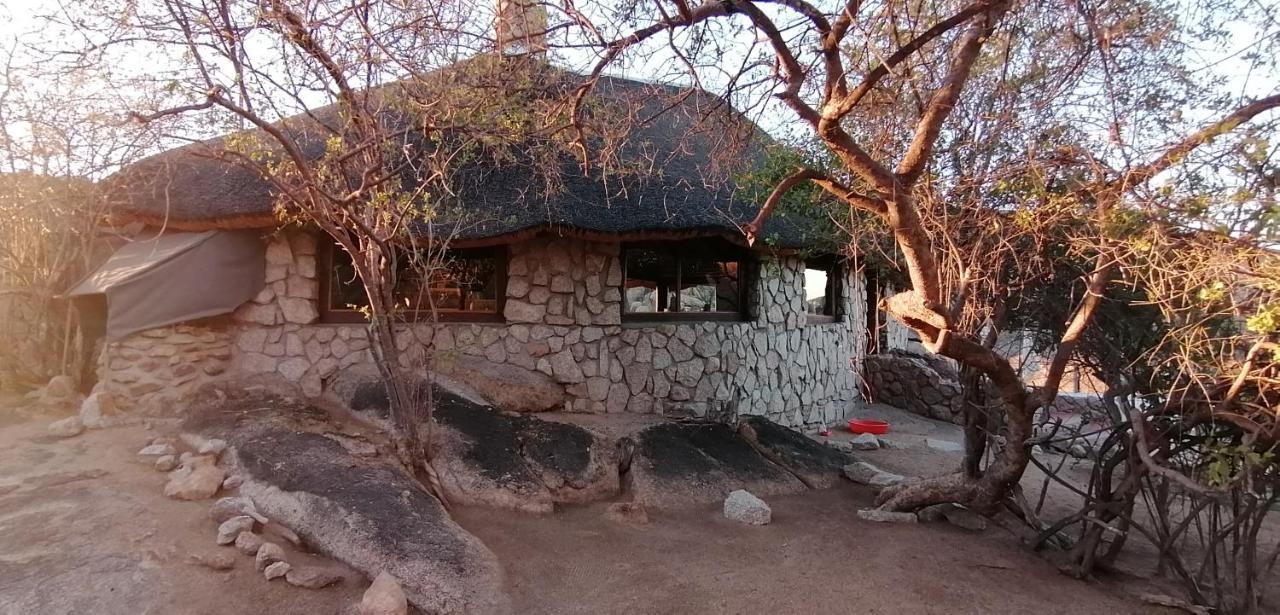 Ondudu Safari Lodge Омаруру Екстер'єр фото