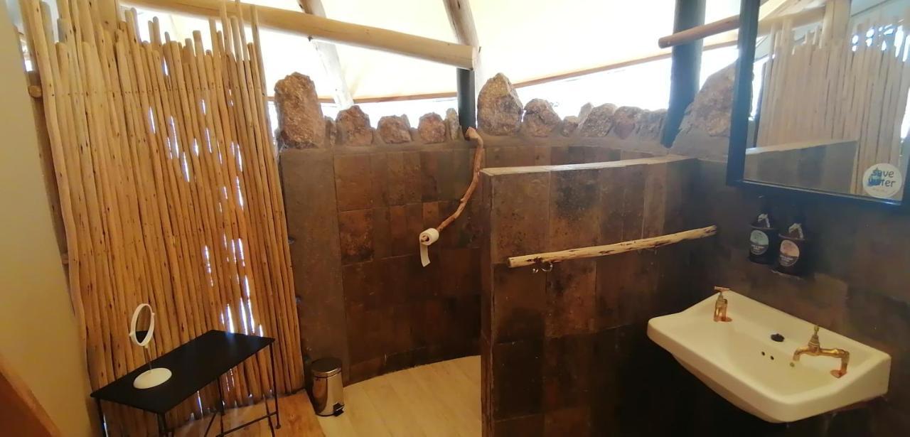 Ondudu Safari Lodge Омаруру Екстер'єр фото