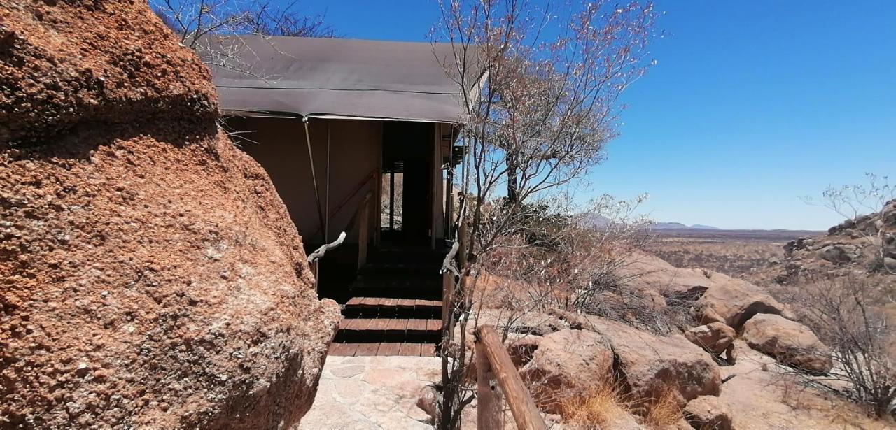 Ondudu Safari Lodge Омаруру Екстер'єр фото