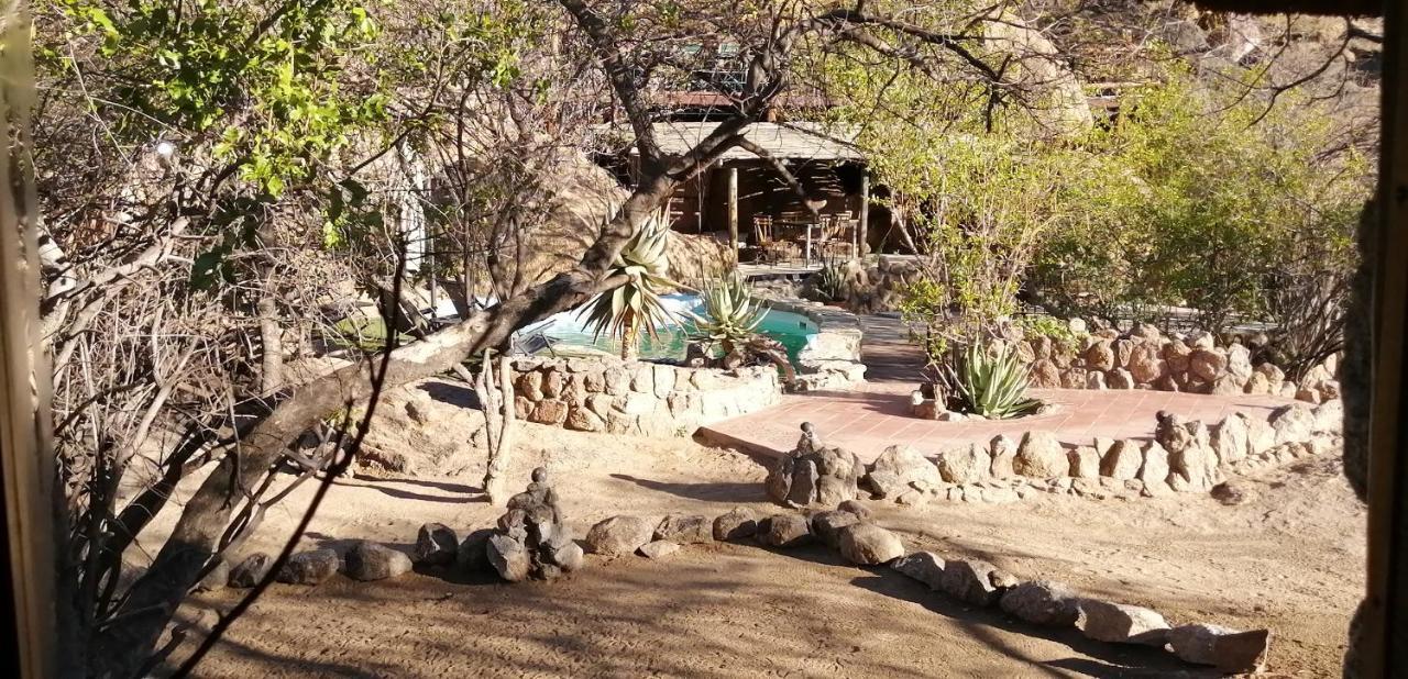 Ondudu Safari Lodge Омаруру Екстер'єр фото