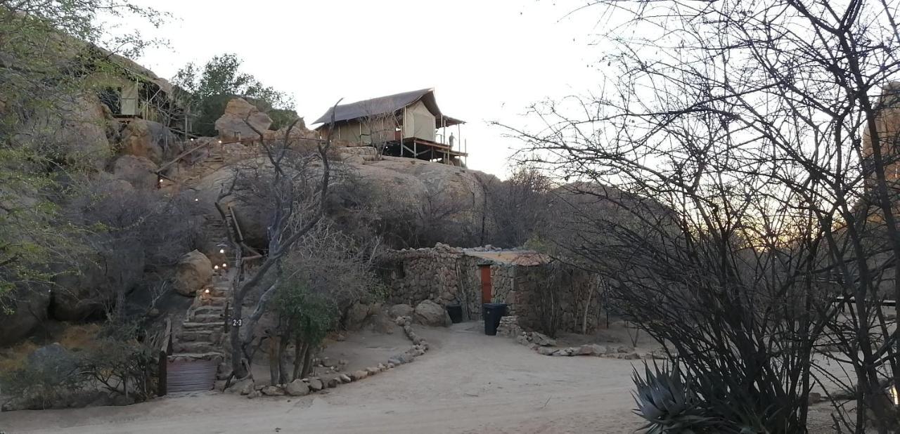 Ondudu Safari Lodge Омаруру Екстер'єр фото