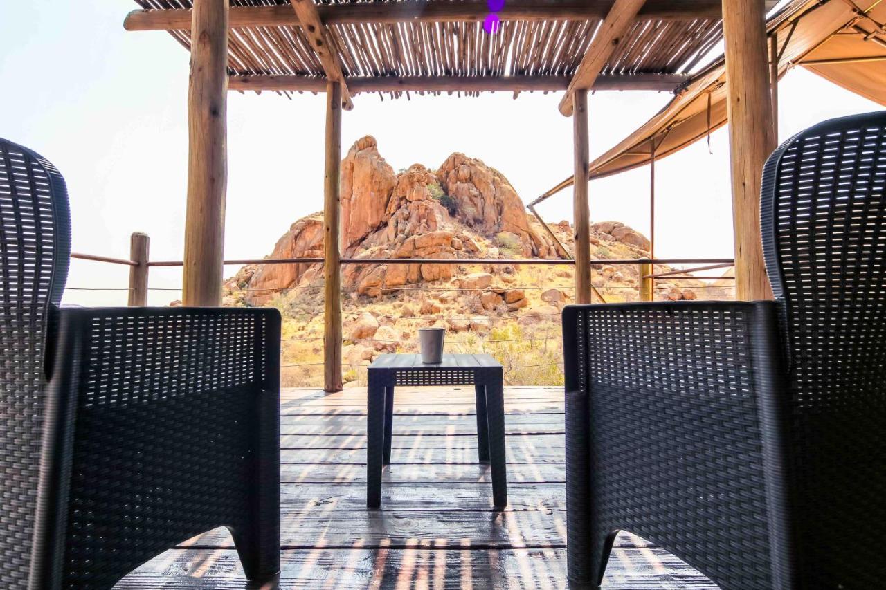 Ondudu Safari Lodge Омаруру Екстер'єр фото