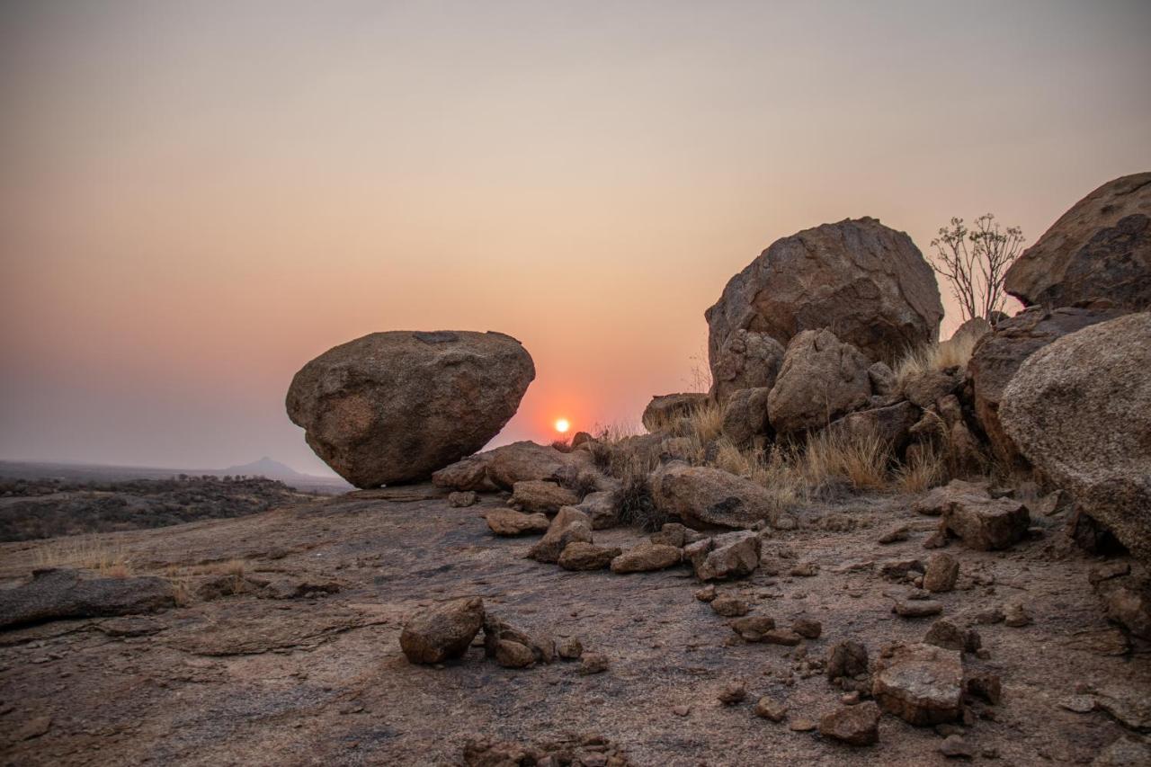 Ondudu Safari Lodge Омаруру Екстер'єр фото