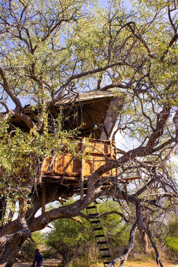 Ondudu Safari Lodge Омаруру Екстер'єр фото